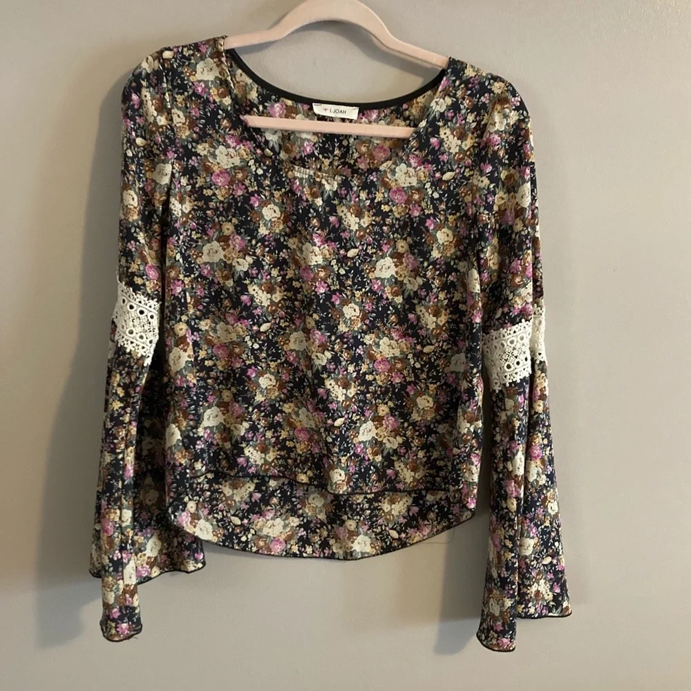 $3❤️Bundled I.Joah Blouse - Picture 1 of 6
